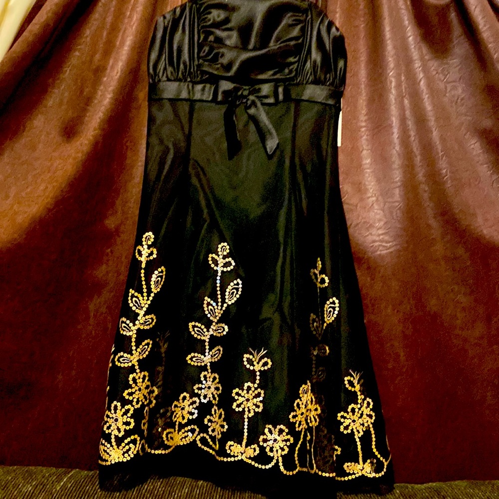 Short formal black with gold sequins